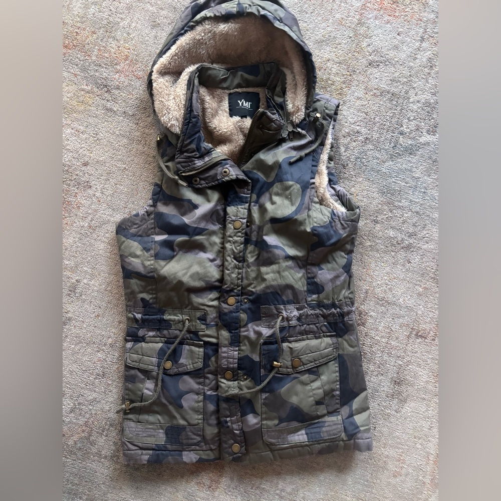 YMI Camo Hooded Vest Faux Fur Lined Size XL